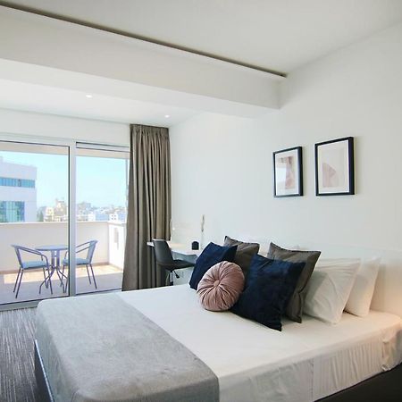 Phaedrus Living: Luxury Suite Nicosia 505 Exteriör bild